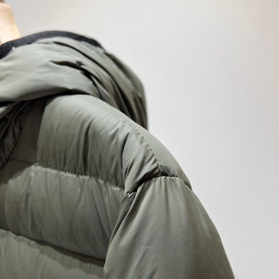 جاكيت Moncler