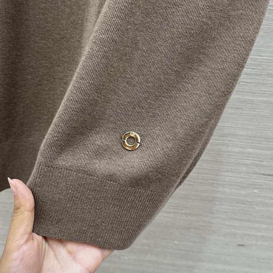 طقم Brunello cucinelli