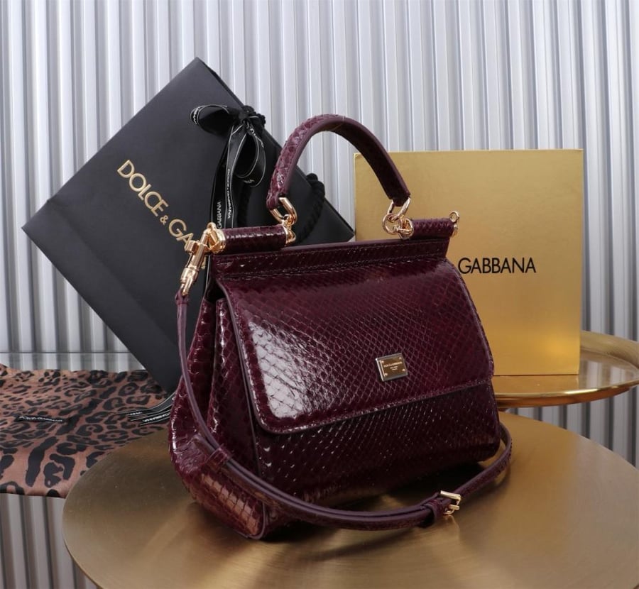 . شنطة دولتشي اند غابانا Medium Sicily handbag