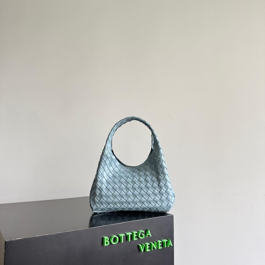 شنطة بوتيغا Small campana Bottega