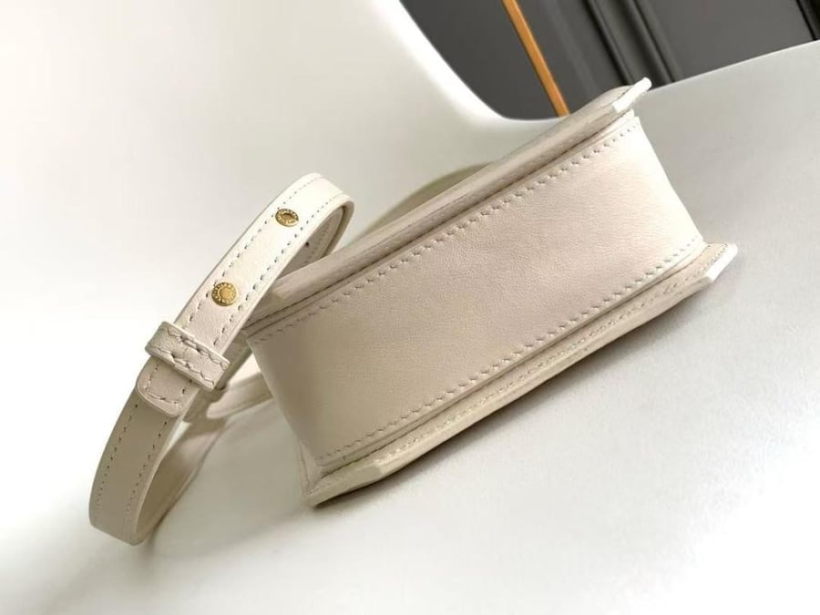 شنطة بولغاري Serpentine  مقاس 13cm