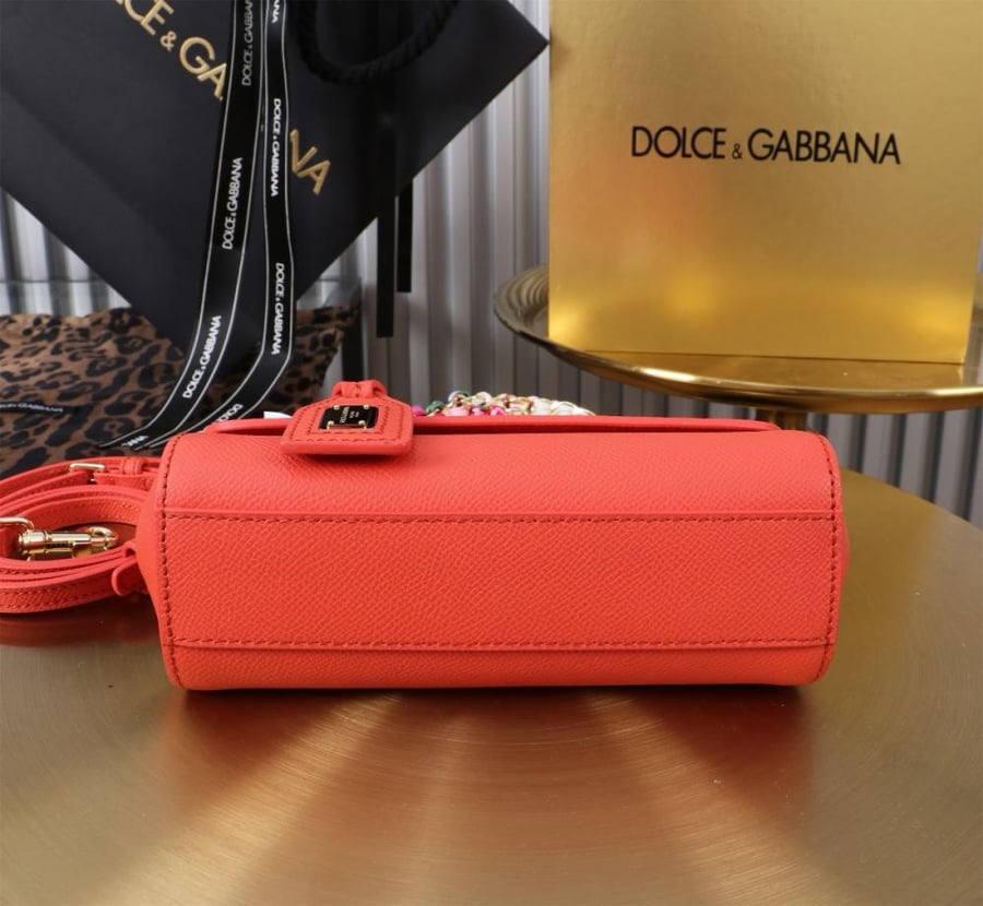 شنطة دولتشي اند غابانا  Small Sicily handbag