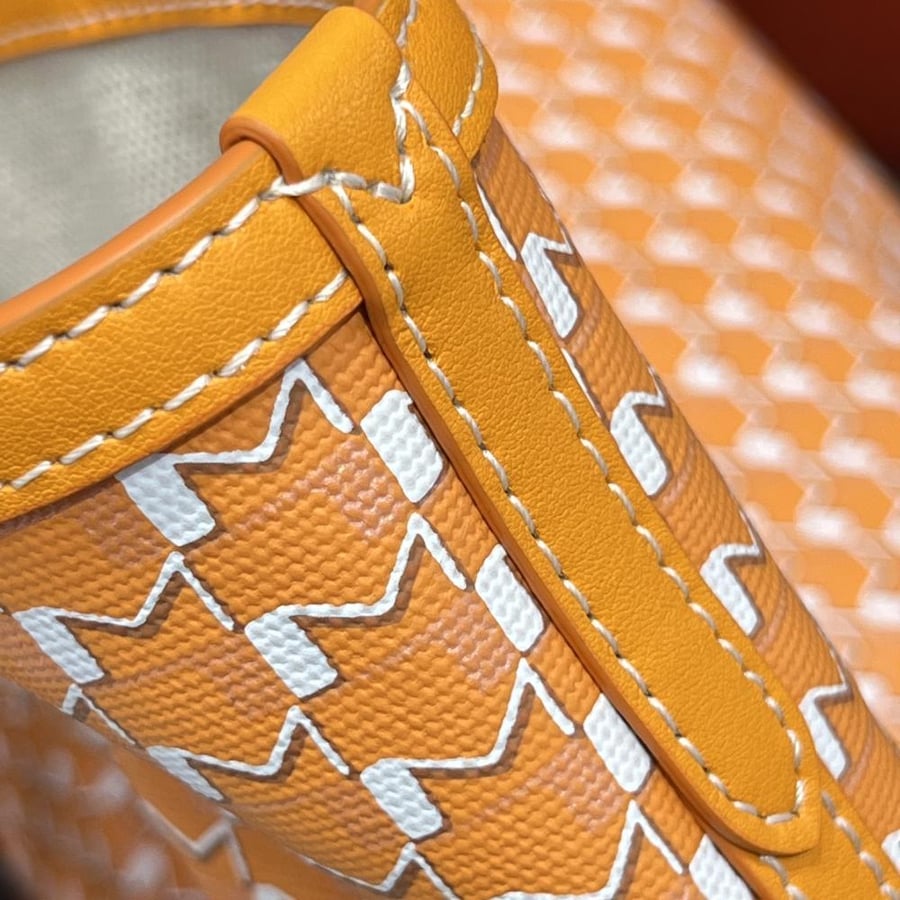 شنطة Moynat Canvas