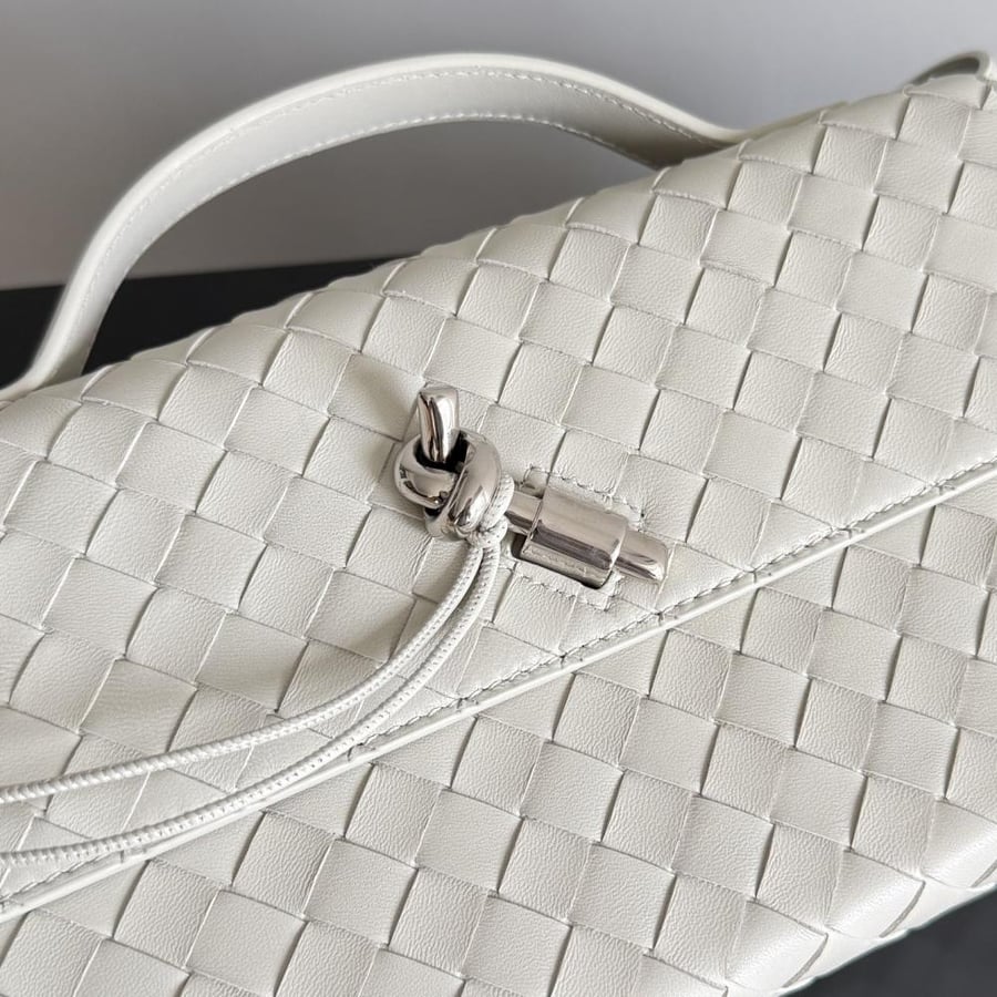 شنطة بوتيغا Andiamo Clutch Bottega