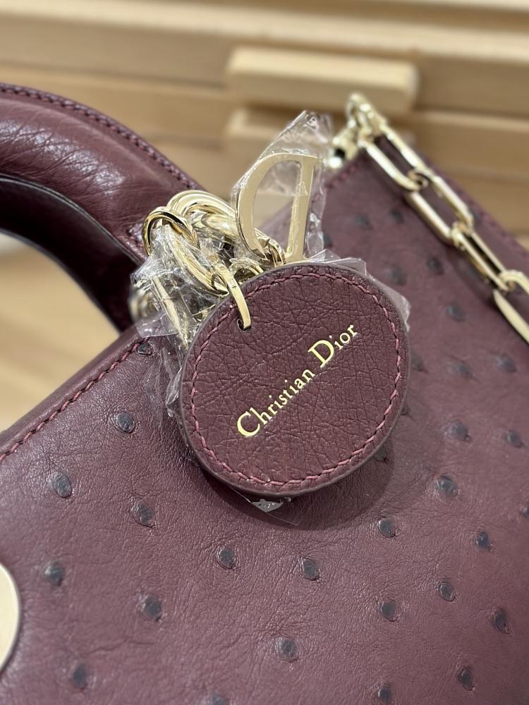شنطة ديور Lady Ostrich Skin Dior مقاس 22cm