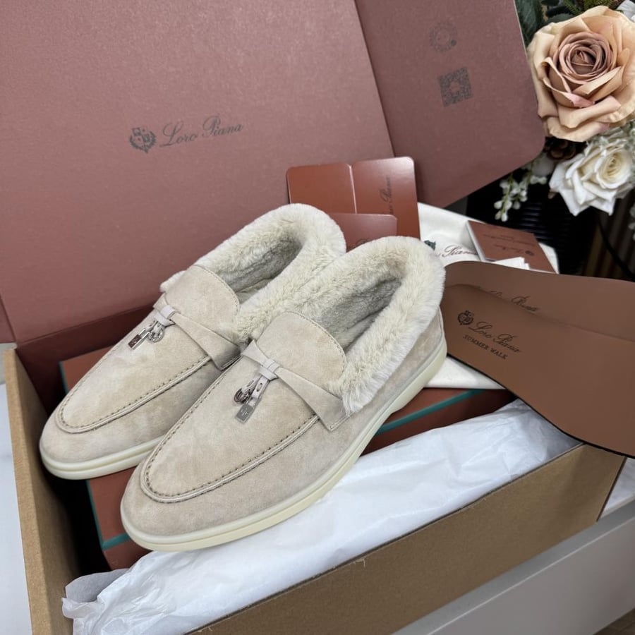 حذاء فلات لورو بيانا Low top fur