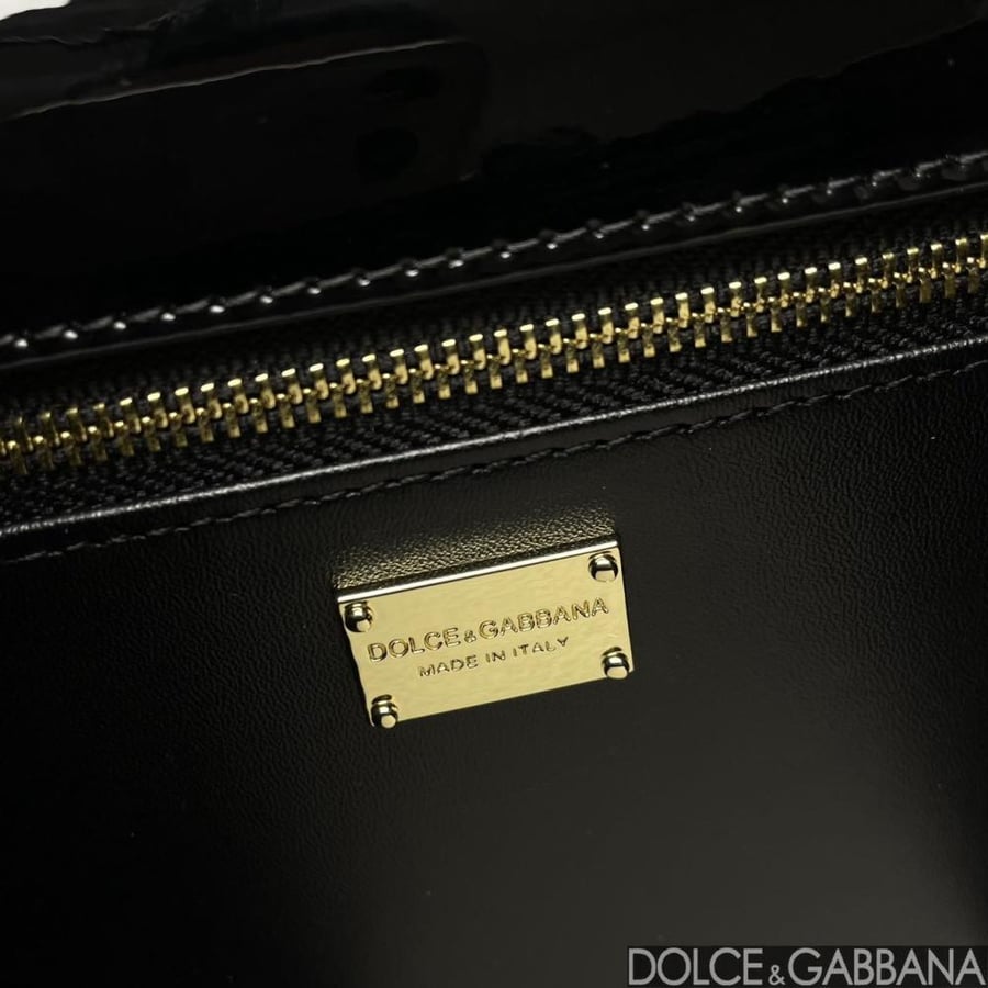 . شنطة دولتشي اند غابانا Calfskin DG Logo Bag crossbody bag