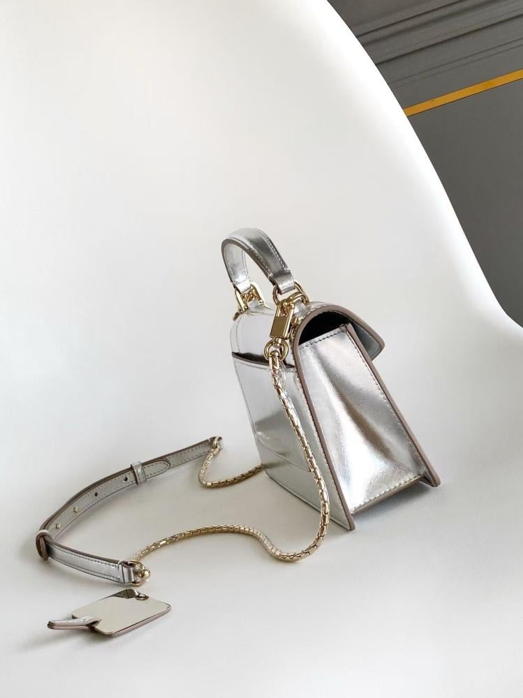 شنطة بولغاري Serpenti Forever مقاس 19cm