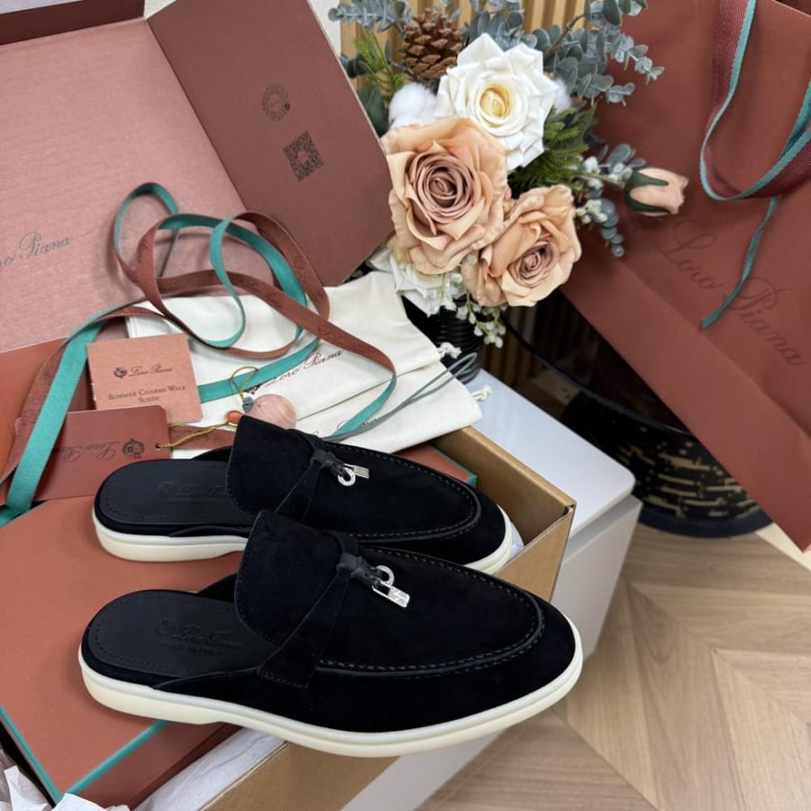 سليبر فلات لورو بيانا Suede charms