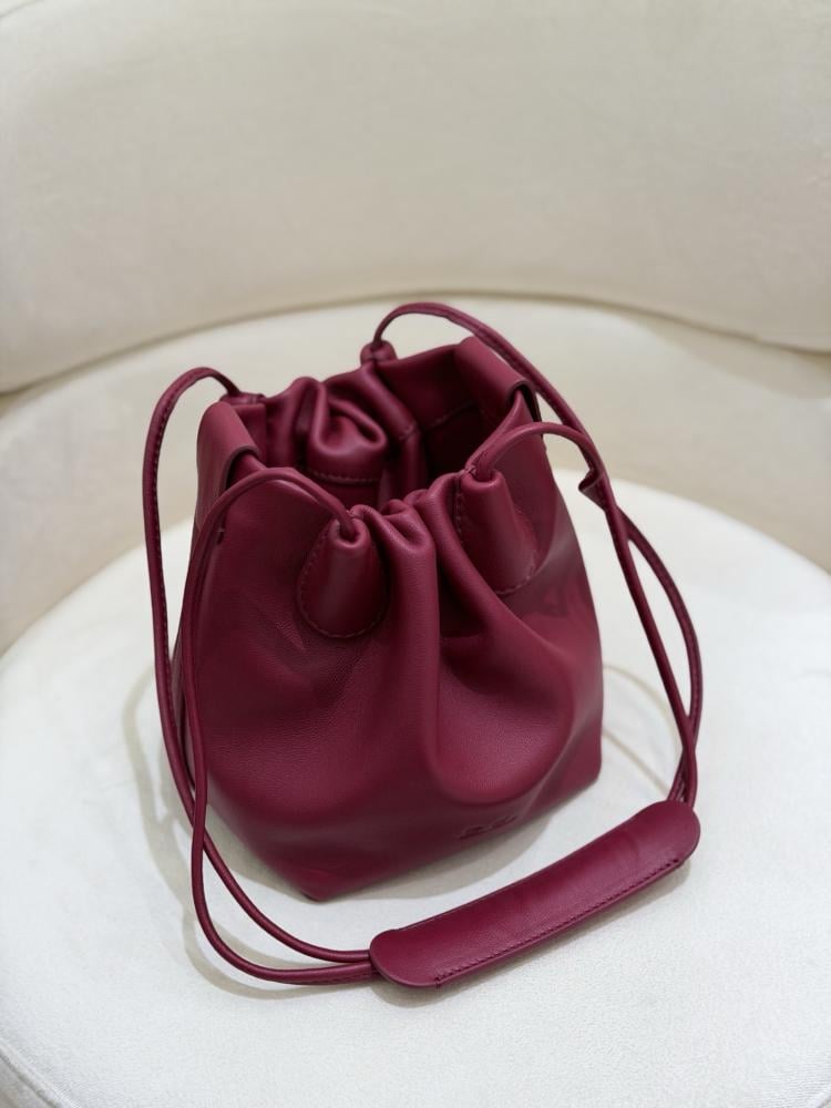 شنطة لورو بيانا Bale Softy Lora piana مقاس 17 cm