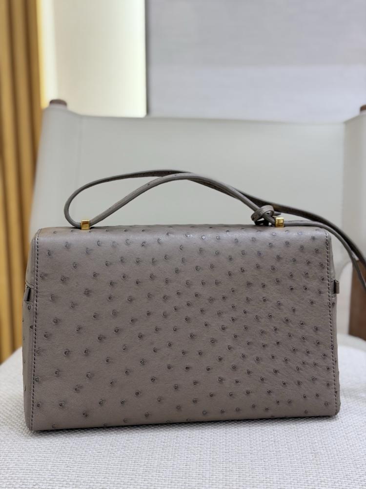 شنطة لورو بيانا Extra Ostrich Lora piana مقاس 27 cm