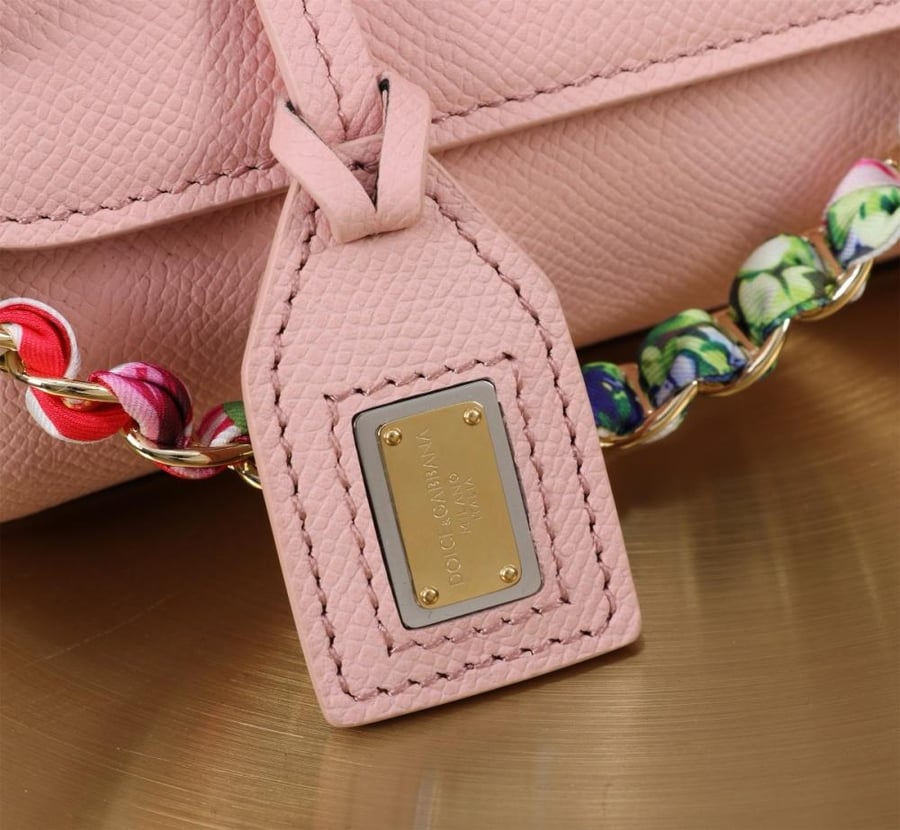 . شنطة دولتشي اند غابانا  Small Sicily handbag