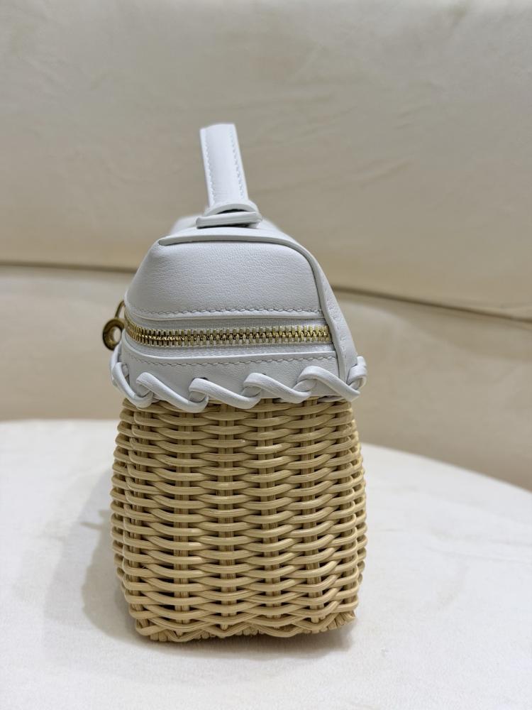 شنطة لورو بيانا Extra West Wicker Lora piana مقاس 19 cm