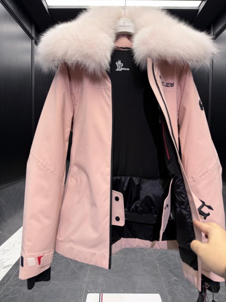 جاكيت Moncler