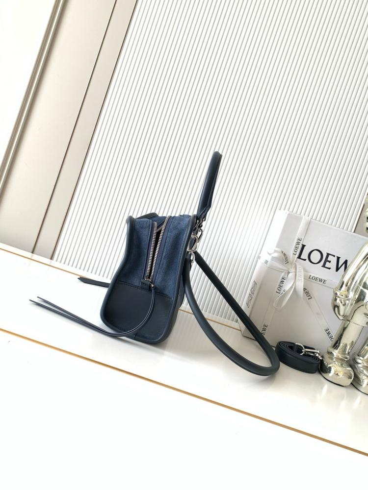 شنطة لويفي Amazona Loewe