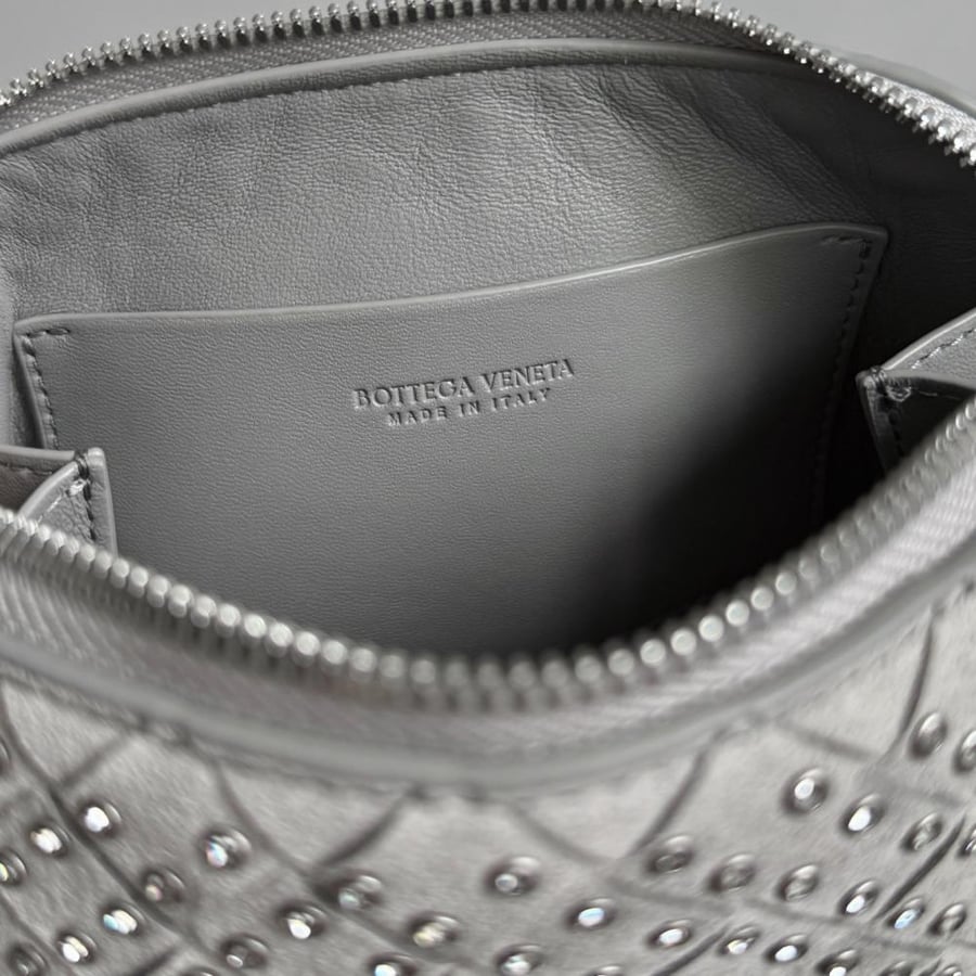 شنطة بوتيغا Concert pouch bottega