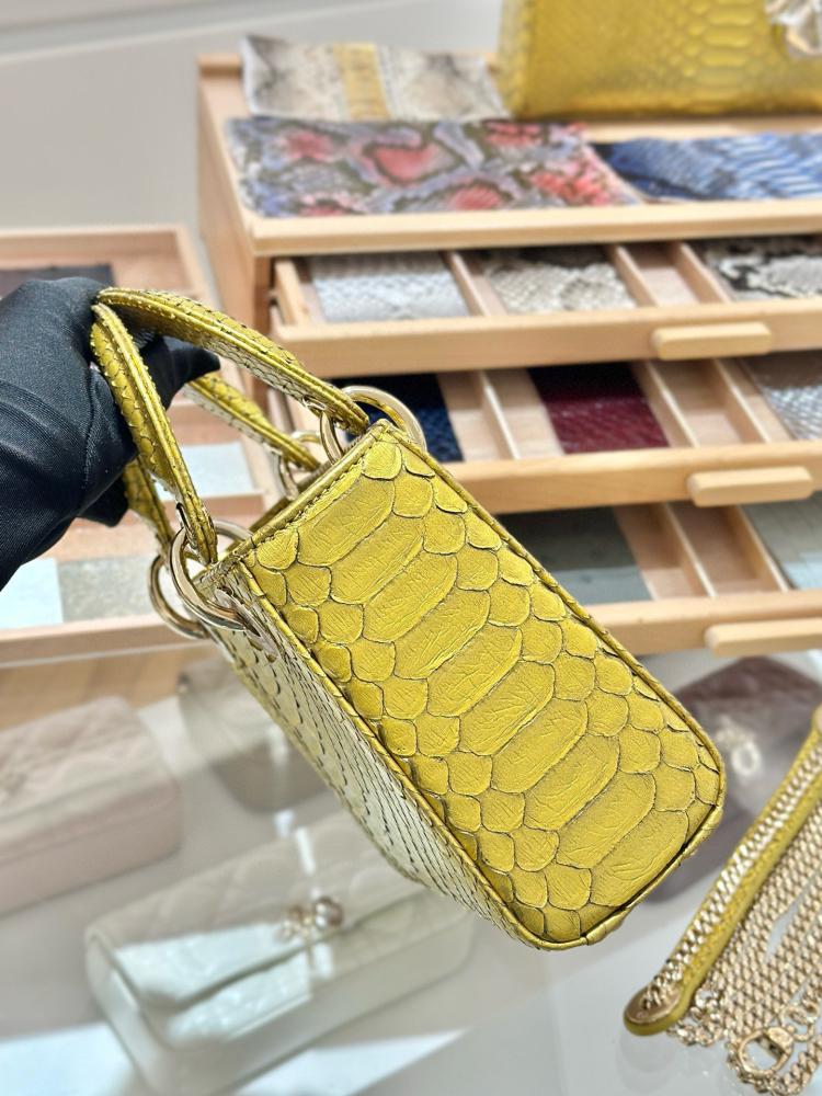 شنطة ديور Snakeskin Dior