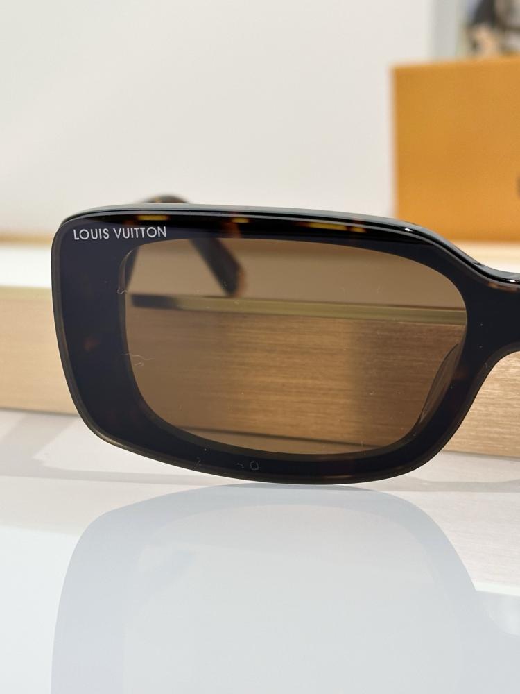 نظارة لويس فيتون