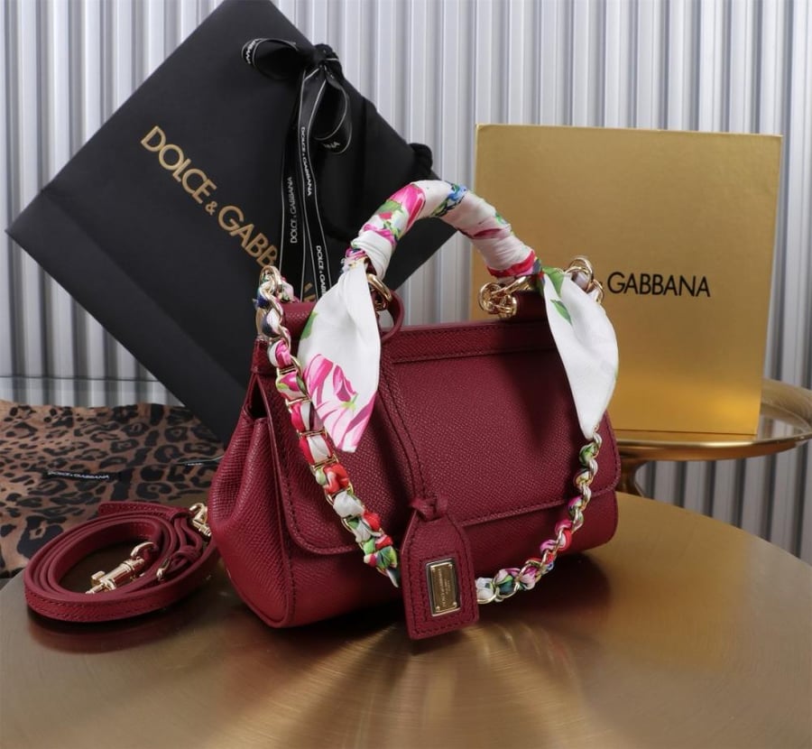 شنطة دولتشي اند غابانا  Small Sicily handbag
