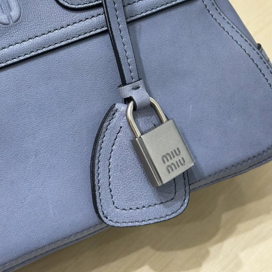 شنطة ميو ميو Mini Vivant Miumiu مقاس 28 cm