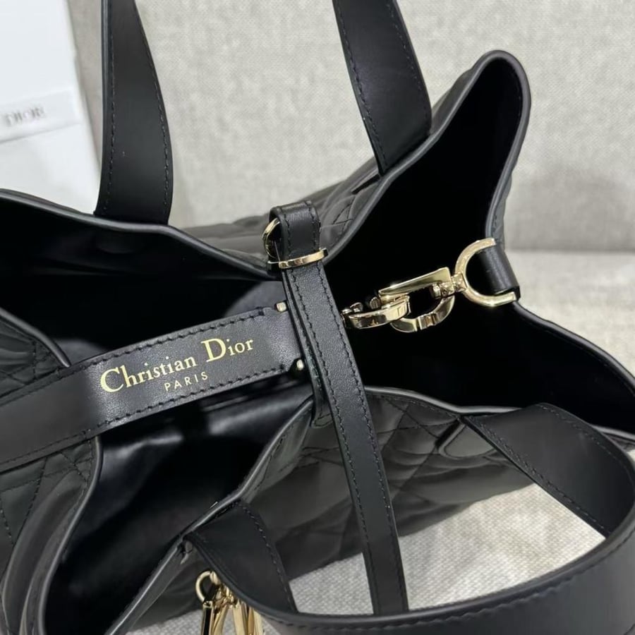 شنطة ديور Small Dior Toujours Bag مقاس 23cm