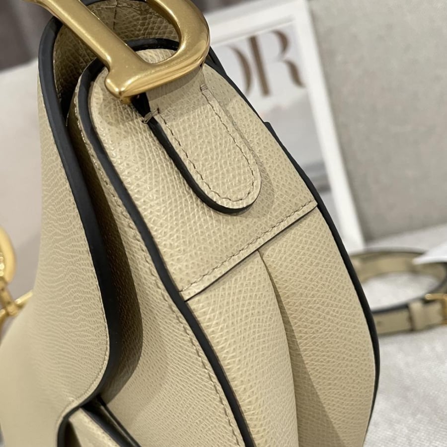 شنطة ديور Saddle Doir