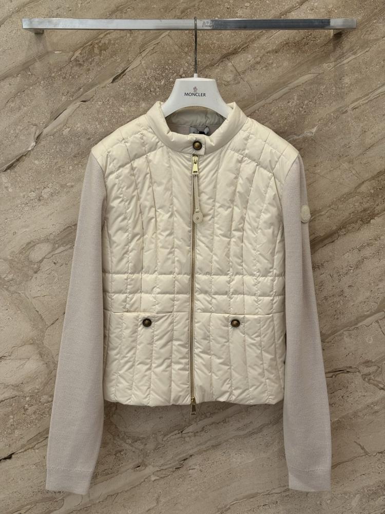 جاكيت Moncler