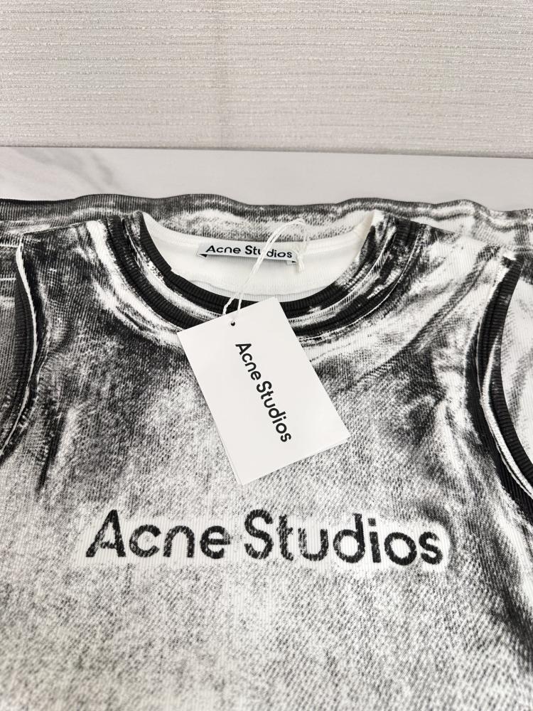 توب Acne