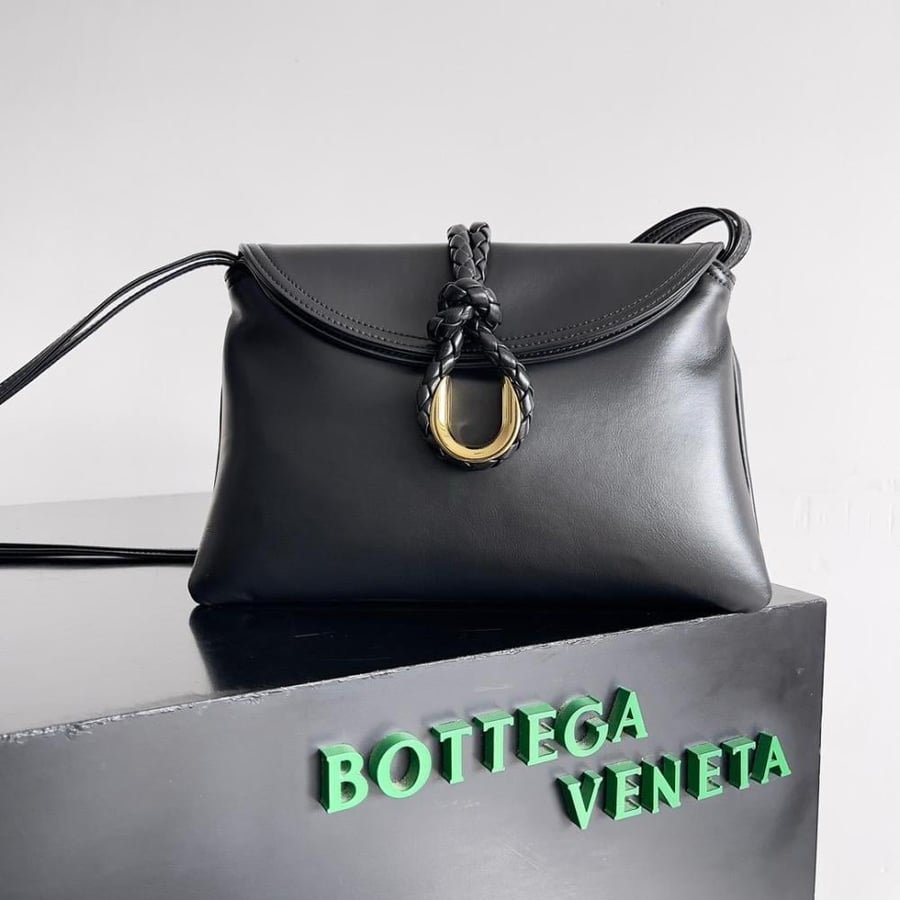 شنطة بوتيغا Winter Liberta مقاس 27cm