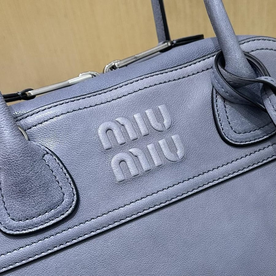 شنطة ميو ميو Small Vivant Miumiu مقاس 32 cm