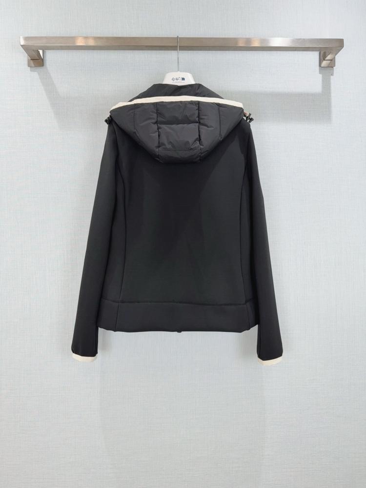 جاكيت Moncler