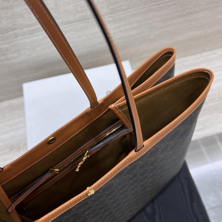 شنطة سيلين FLAT SHOPPER