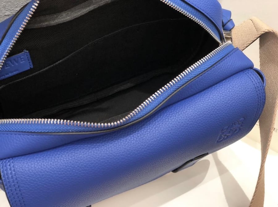 شنطة لويفي Loewe XS