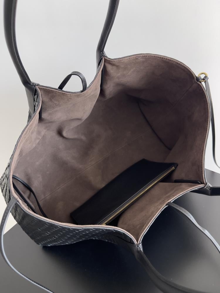 شنطة بوتيغا Pinacoteca مقاس 43cm