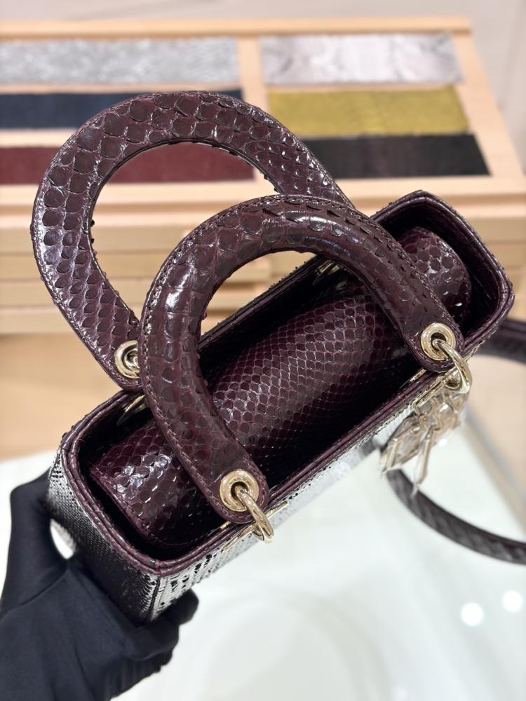 شنطة ديور Snakeskin Dior