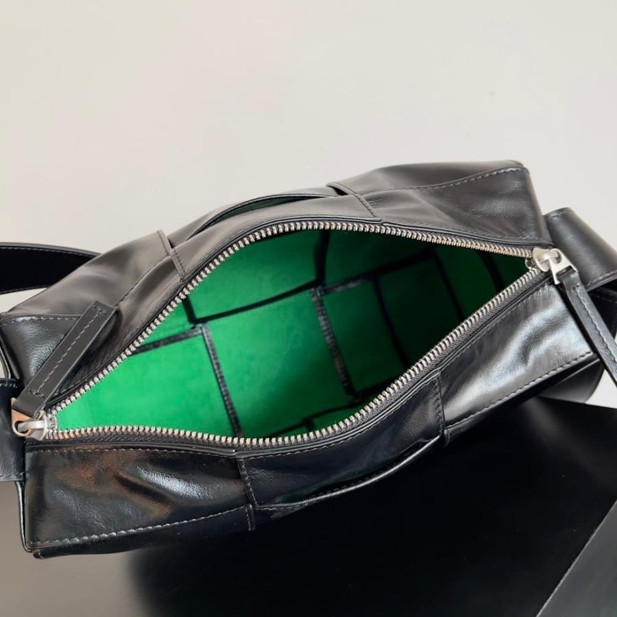 شنطة  بوتيغا Cassette مقاس 28cm