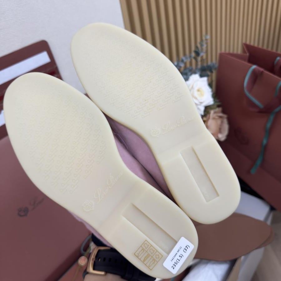حذاء فلات لورو بيانا Low top fur