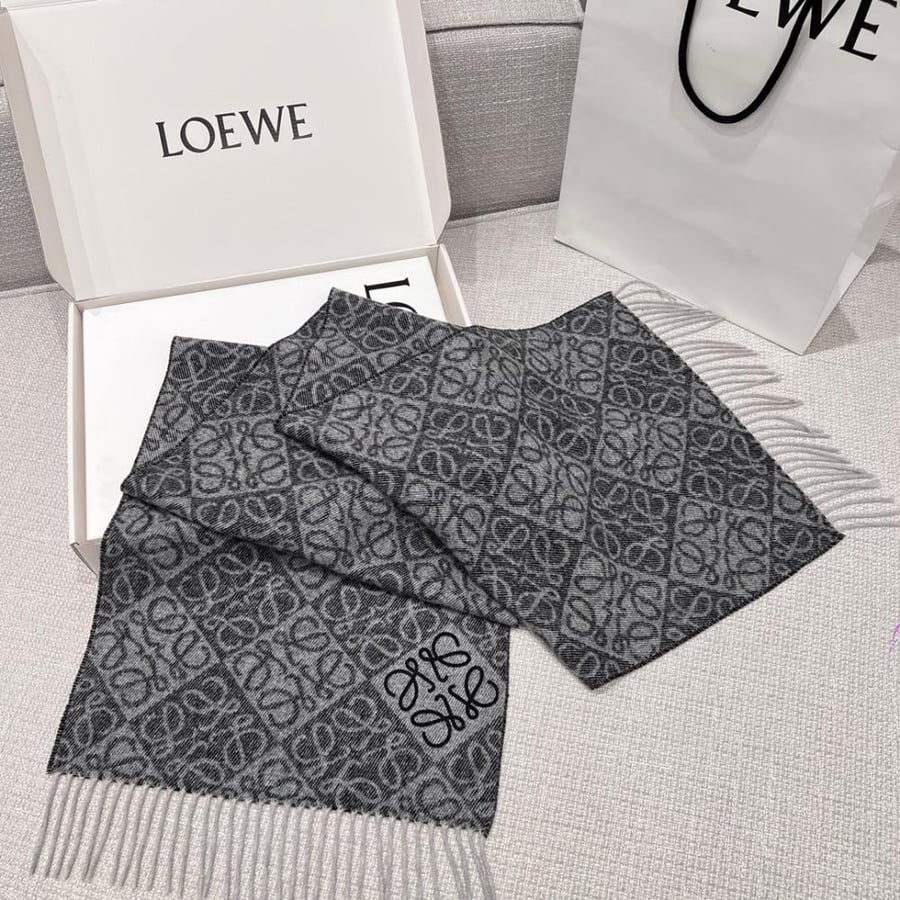سكارف Loewe