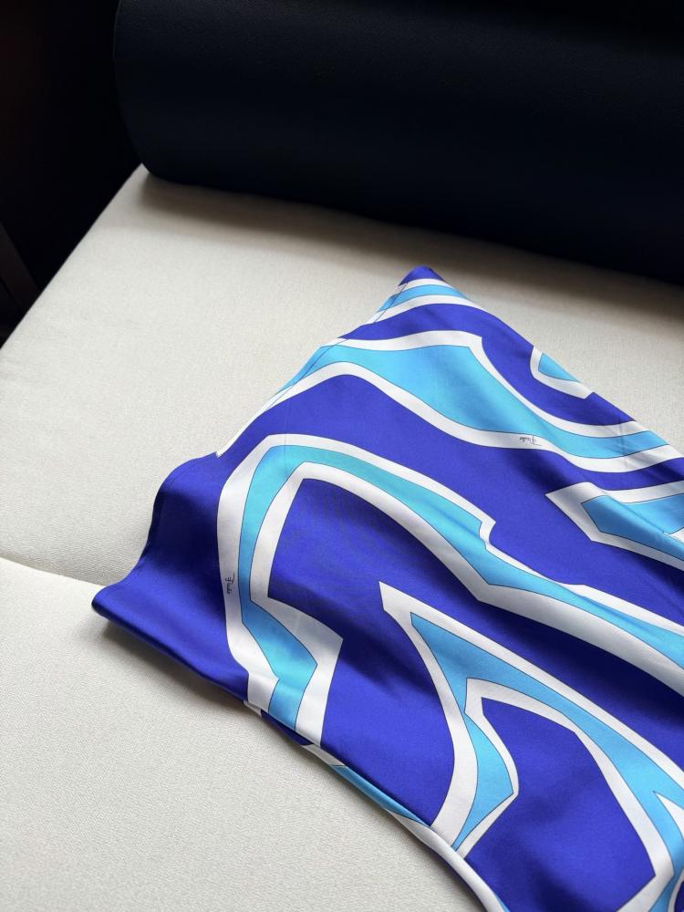 توب Pucci