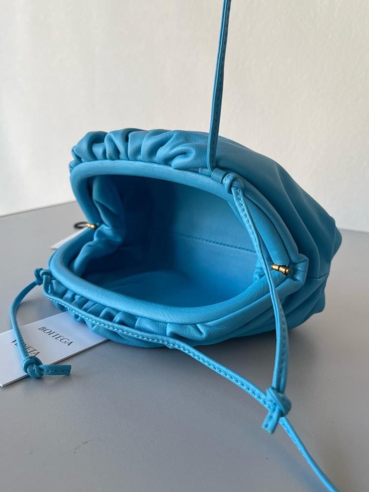شنطة بوتيغا pouch مقاس22cm