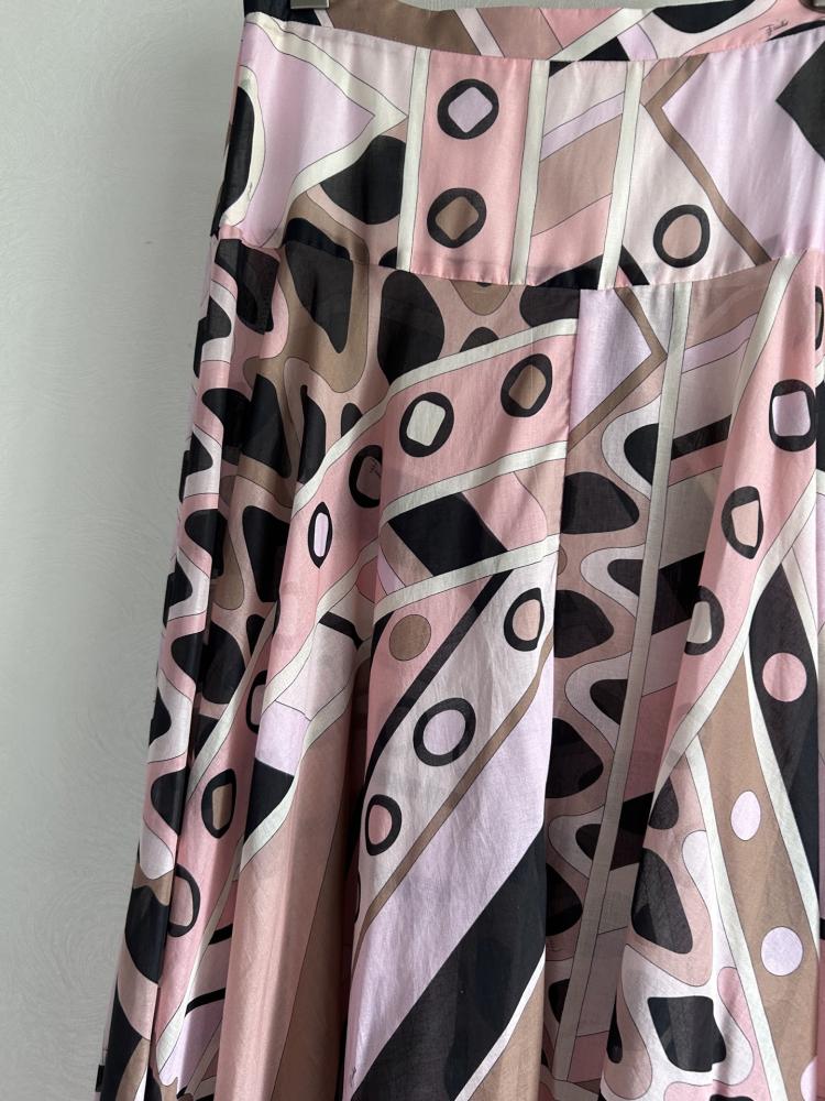 تنورة Pucci