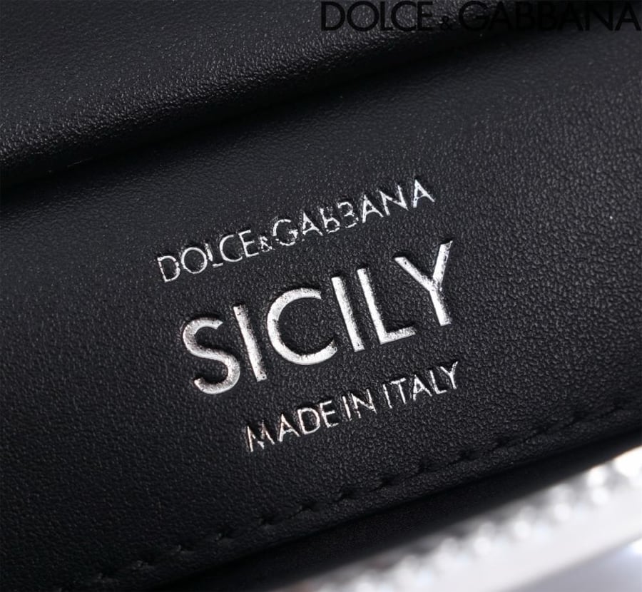 . شنطة دولتشي اند غابانا  Mini Sicily handbag