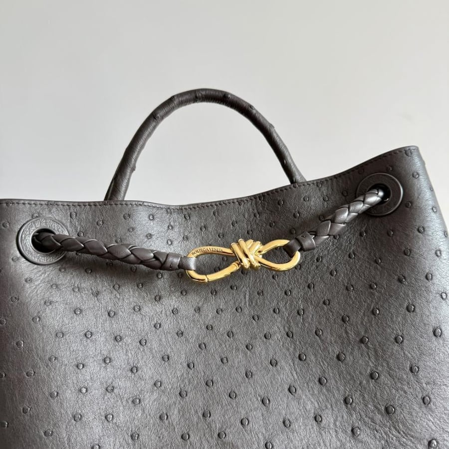 شنطة بوتيغا Andiamo مقاس 32cm