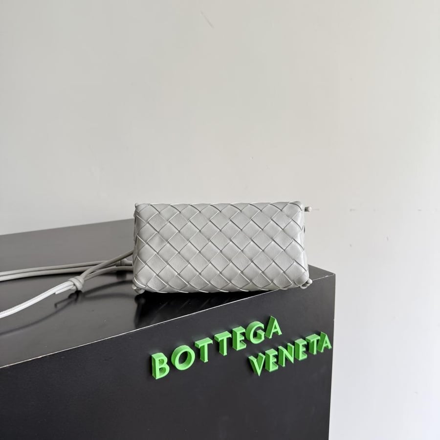 شنطة بوتيغا Concert pouch bottega