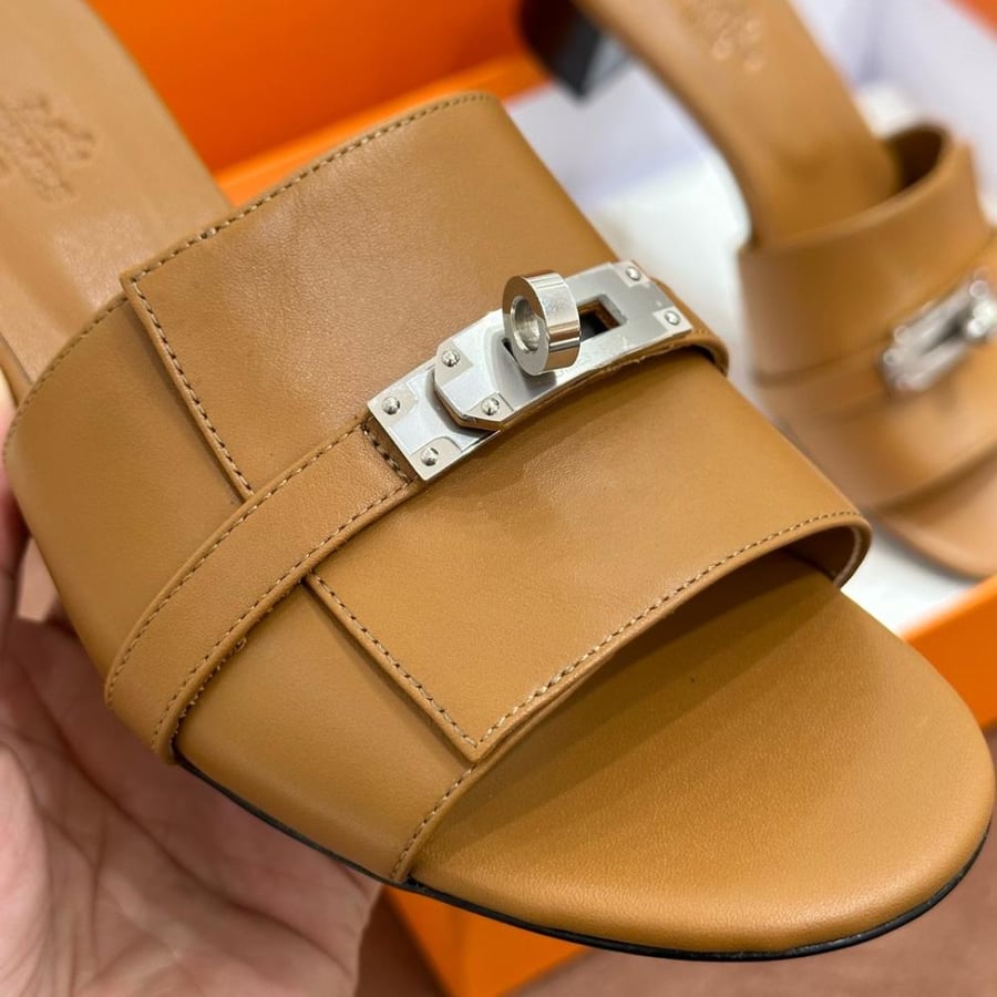 كعب هيرمز Kelly