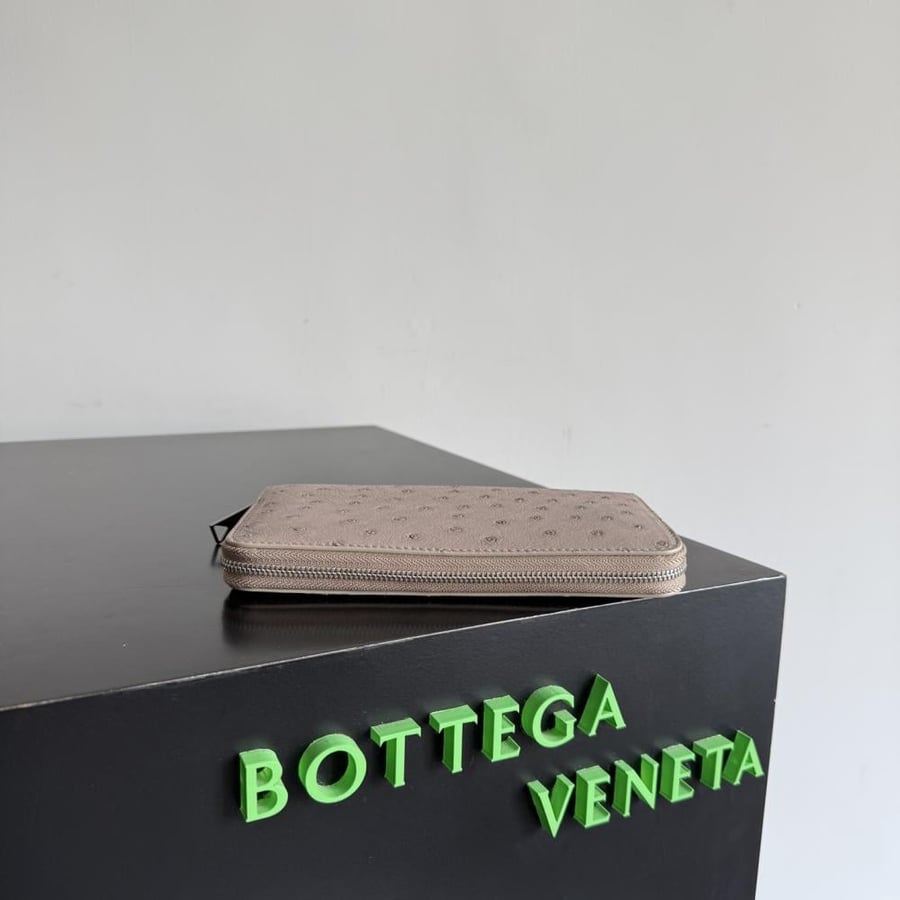 محفظة بوتيغا Ostrich Leathe bottega