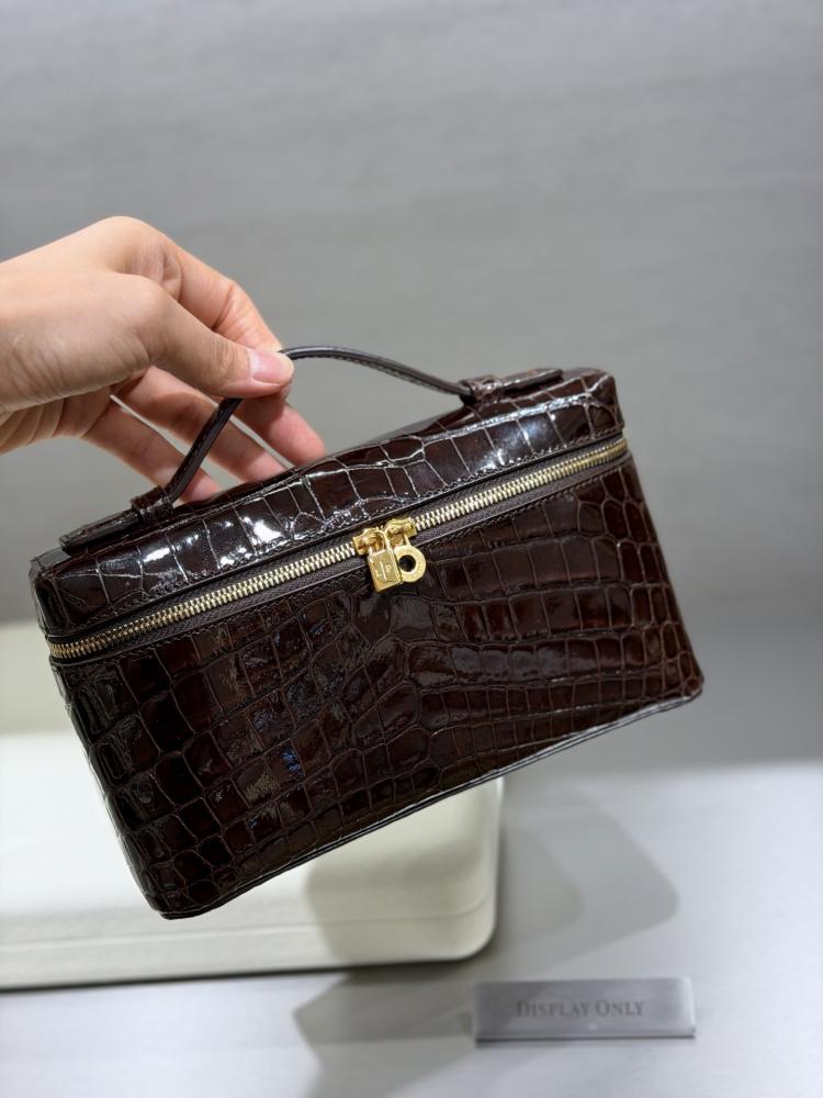 شنطة لورو بيانا Extra Crocodile Lora piana مقاس 19 cm