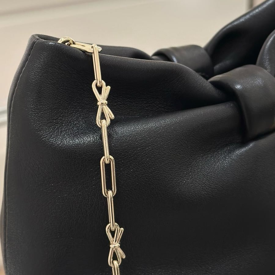 شنطة ديور Doir