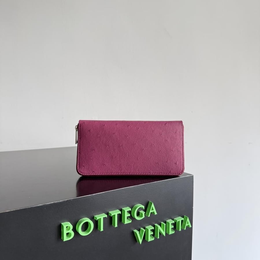 محفظة بوتيغا Ostrich Leathe bottega