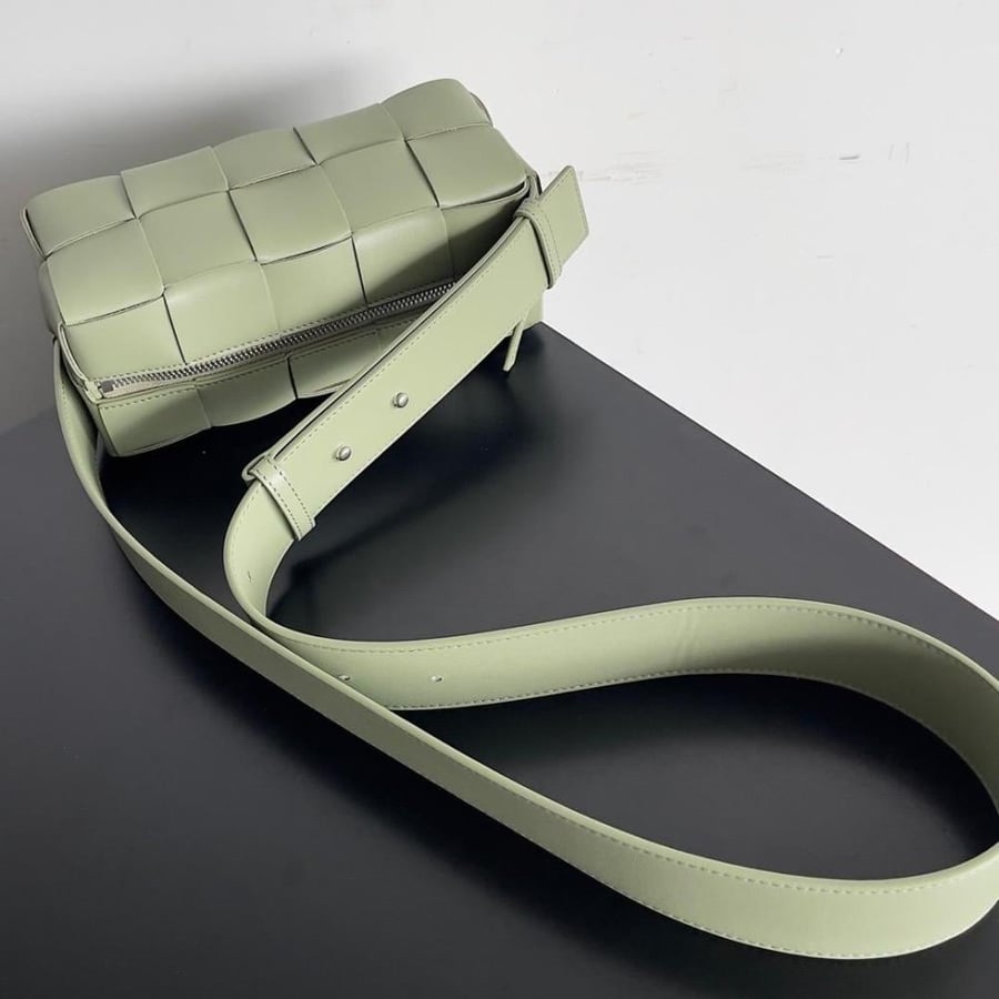 شنطة  بوتيغا Brick Cassette مقاس 23.5cm